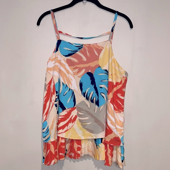 Palm Print Top NWT Medium - Picture 1 of 10